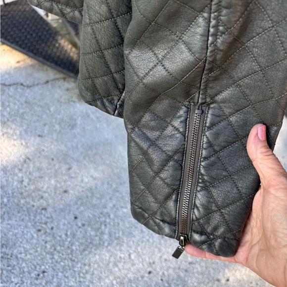 🗺️ LOGO Instant Chic Faux Leather Plus 20W Quilted Motorcycle Style Jacket GUC - Picture 5 of 9